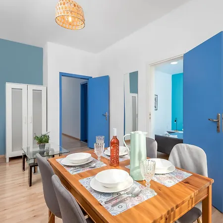 Rhodes Apartment *